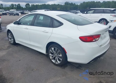 2015 Chrysler 200 S z USA, uszkodzony, nr VIN 1C3CCCBB3FN743708
